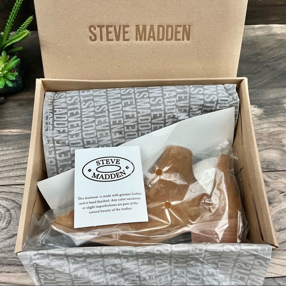 NIB Steve Madden Rainir Notched Ankle Booties Boots Cognac Suede 8 - Picture 8 of 11